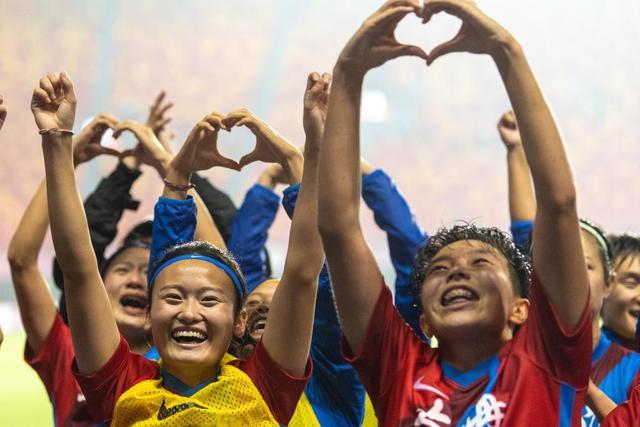 网易&大郅的故事:退役后泪崩